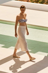 Top de biquíni bandeau com babados listrado azul marinho