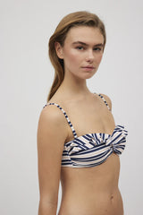 Top de biquíni bandeau com babados listrado azul marinho