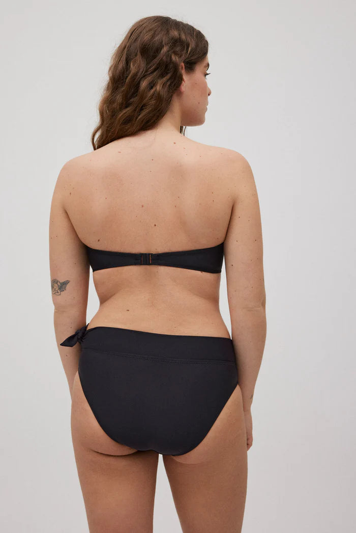 Cueca de biquíni midi preta adaptável