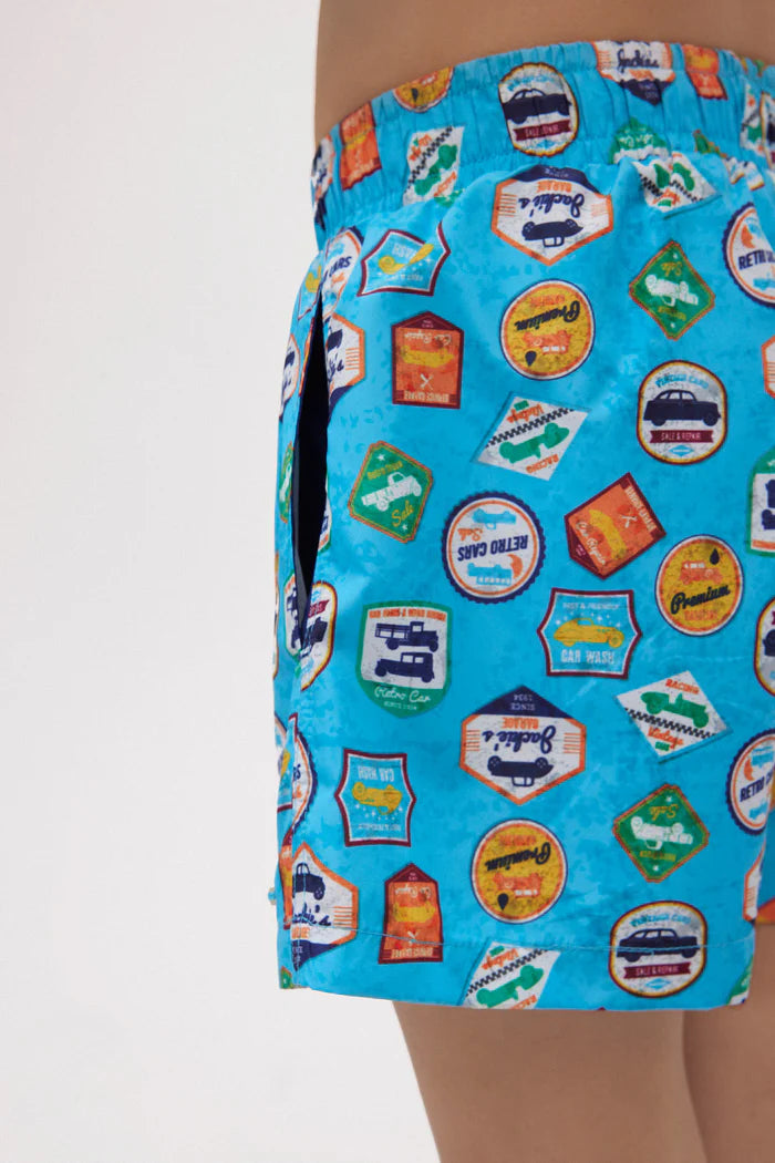 Boys' short swim trunks with retro car print