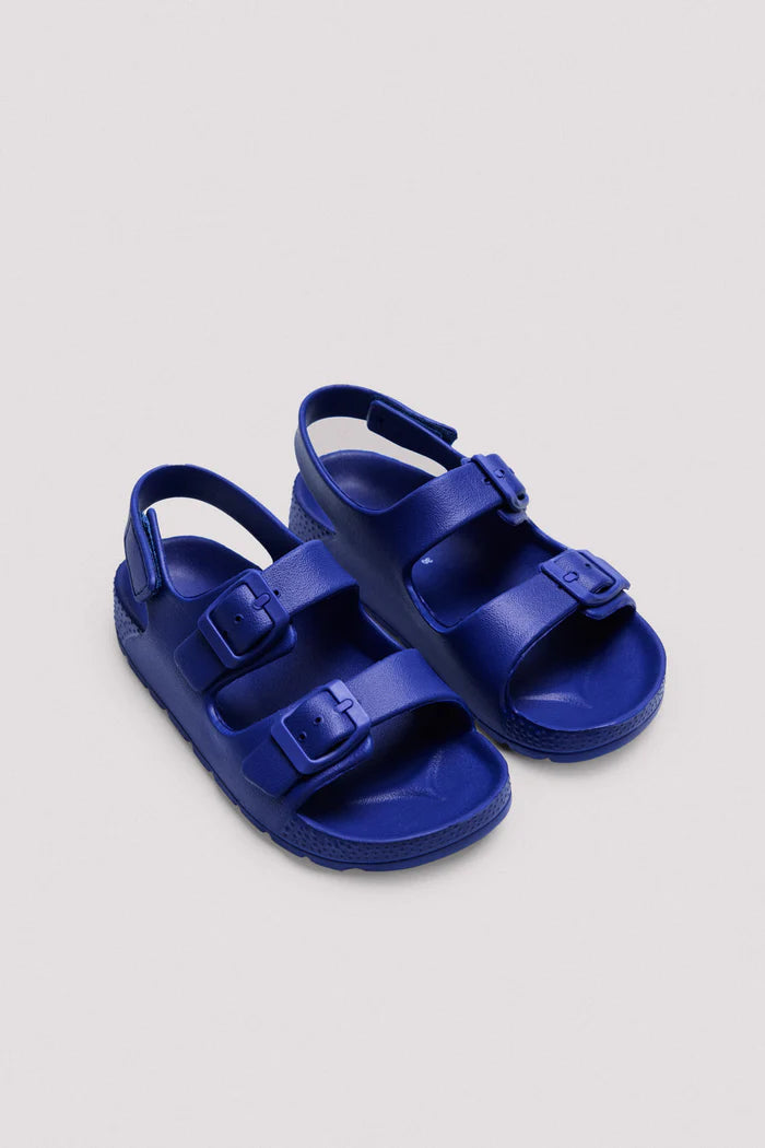 Children's sandals with adjustable buckles