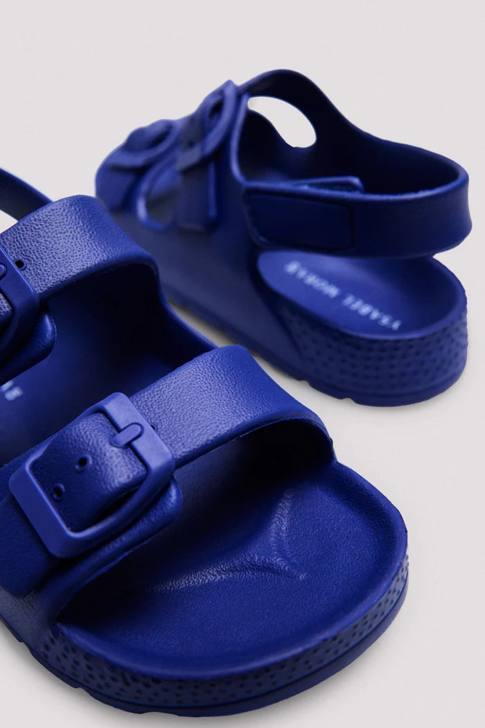Children's sandals with adjustable buckles